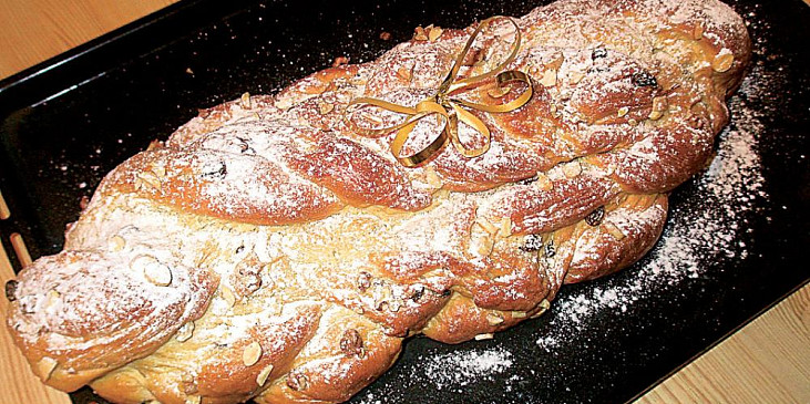 Vánočka z domácí pekárny