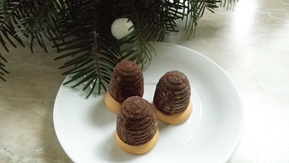 Vosí hnízda s ořechy, Vosí hnízda s ořechy