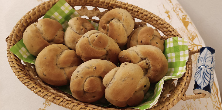 „Žitné“ rohlíky s omládkem (Rohlíčky nebo houstičky, mně z toho vždycky…)