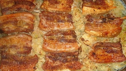 Country pečený bůček na kysaném zelí