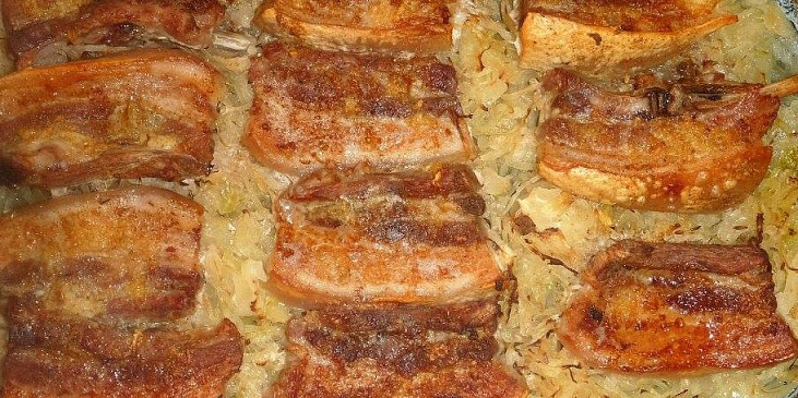 Country pečený bůček na kysaném zelí