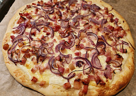 Francouzský cibulový koláč