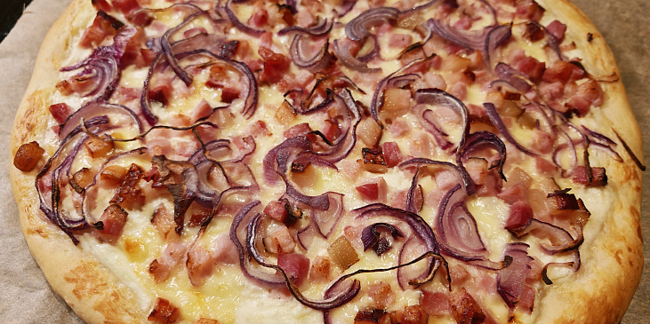 Francouzský cibulový koláč