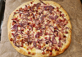 Francouzský cibulový koláč