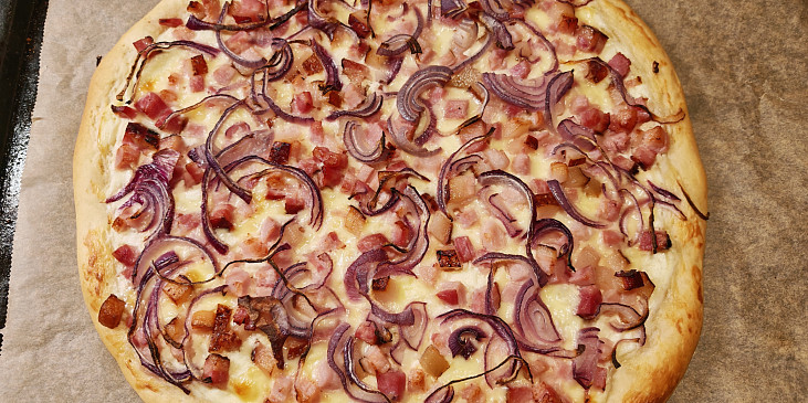 Francouzský cibulový koláč