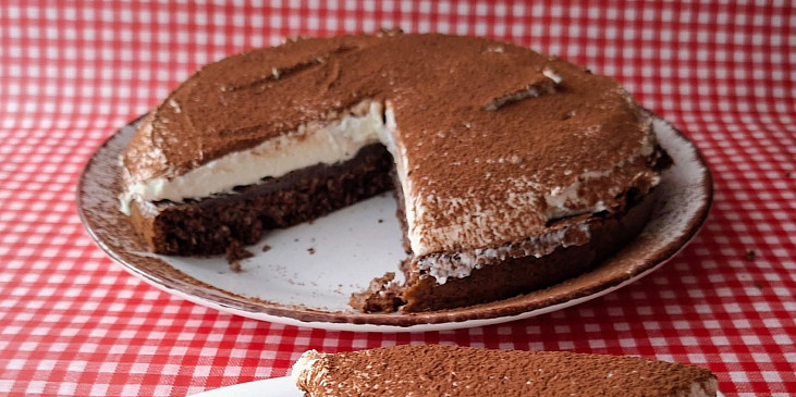 Lehký kakaový dortík s tvarohem bez mouky