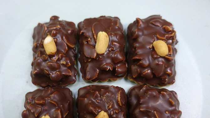 Linecké obdélníčky s arašídy