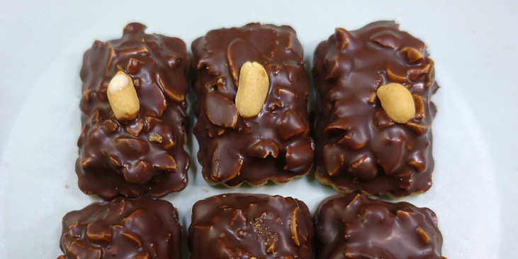 Linecké obdélníčky s arašídy