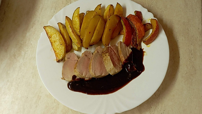 Panenka se švestkovou omáčkou