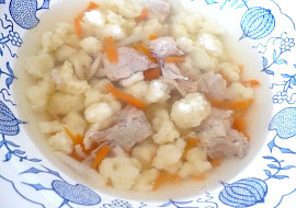 Polévka z vepřových kostí s haluškami