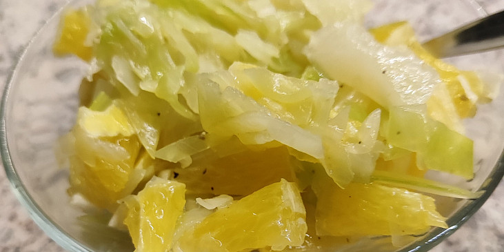 Zelný salát s pomerančem (Hotovo...)