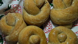 „Žitné“ rohlíky s omládkem