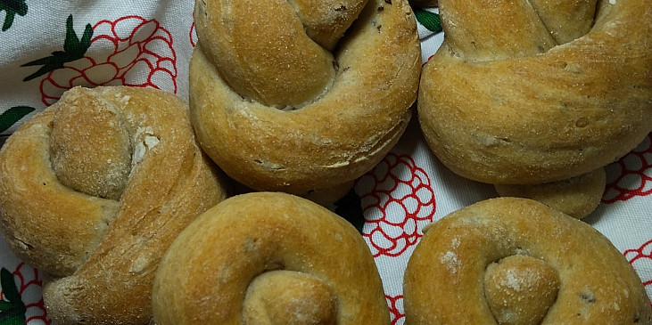 „Žitné“ rohlíky s omládkem