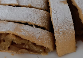 Křehký jablečný závin