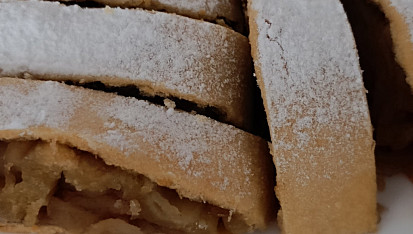 Křehký jablečný závin