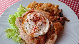 Kuřecí prsa, pečená zelenina a vejce (vhodné pro diabetiky)