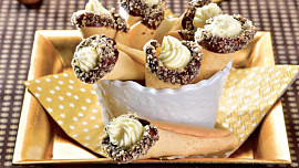 Medové kornoutky s krémem