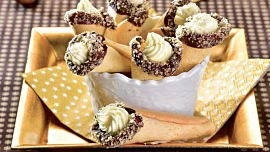 Medové kornoutky s krémem