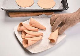 Medové kornoutky s krémem