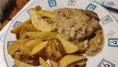 Minutková krkovička s houbovou omáčkou