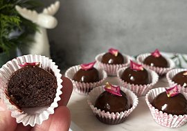 Nepečené sacher kuličky