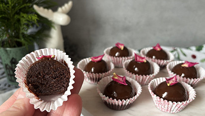 Nepečené sacher kuličky