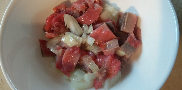 Šest matjesů s cibulkou