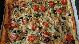 Slaný listový koláč se žampiony