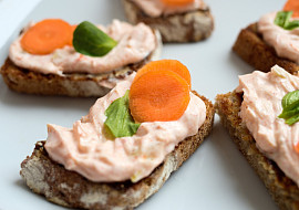 Tvarohová pomazánka - jednoduchá (Tvarohová pomazánka jednoduchá)