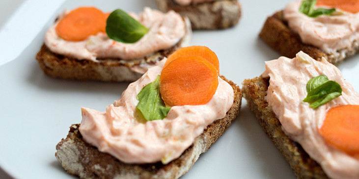 Tvarohová pomazánka - jednoduchá (Tvarohová pomazánka jednoduchá)