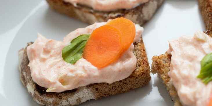 Tvarohová pomazánka - jednoduchá (Tvarohová pomazánka jednoduchá)