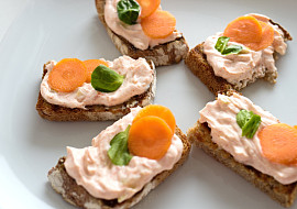 Tvarohová pomazánka - jednoduchá (Tvarohová pomazánka jednoduchá)