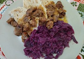 Červené zelí s jablky