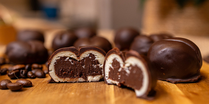 Kávová zrna marcipánová