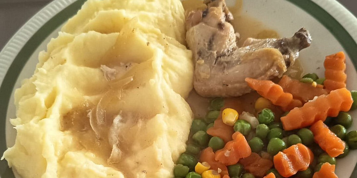 Kuře s bílou  paprikou v  medově hořčičné  šťávě