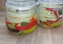 Nakládaný pikantní hermelín