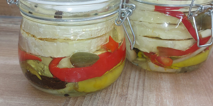 Nakládaný pikantní hermelín