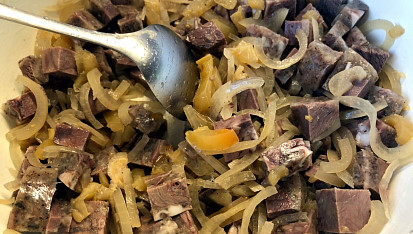 Tlačenkový salát podle ČSN