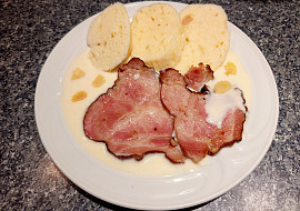 Česneková omáčka s opečenou uzenou krkovicí