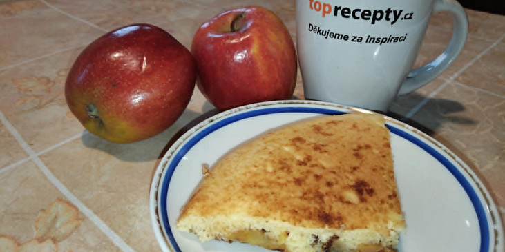 Jablkový koláč z pánve (Koláč z pánve s těstem navrch)