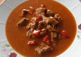 Jehněčí guláš s kapií (Jehněčí guláš s kapií)