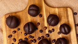 Kávová zrna marcipánová