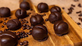 Kávová zrna marcipánová