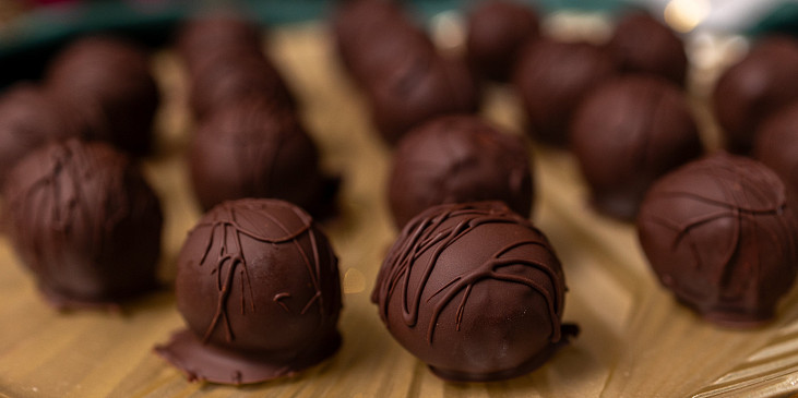 Kokosové kuličky s rumem v čokoládě