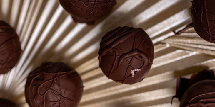 Kokosové kuličky s rumem v čokoládě