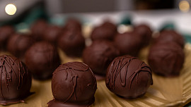 Kokosové kuličky s rumem v čokoládě