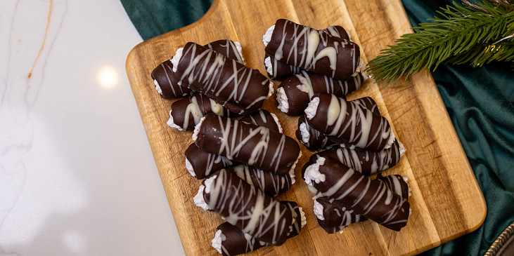 Ořechové nepečené trubičky