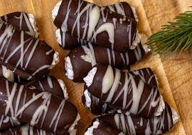 Ořechové nepečené trubičky