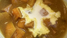 Polévka z oranžové tykve