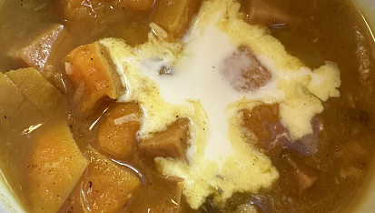 Polévka z oranžové tykve